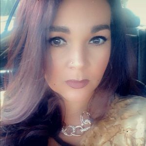 Meet your Posher, Damaris